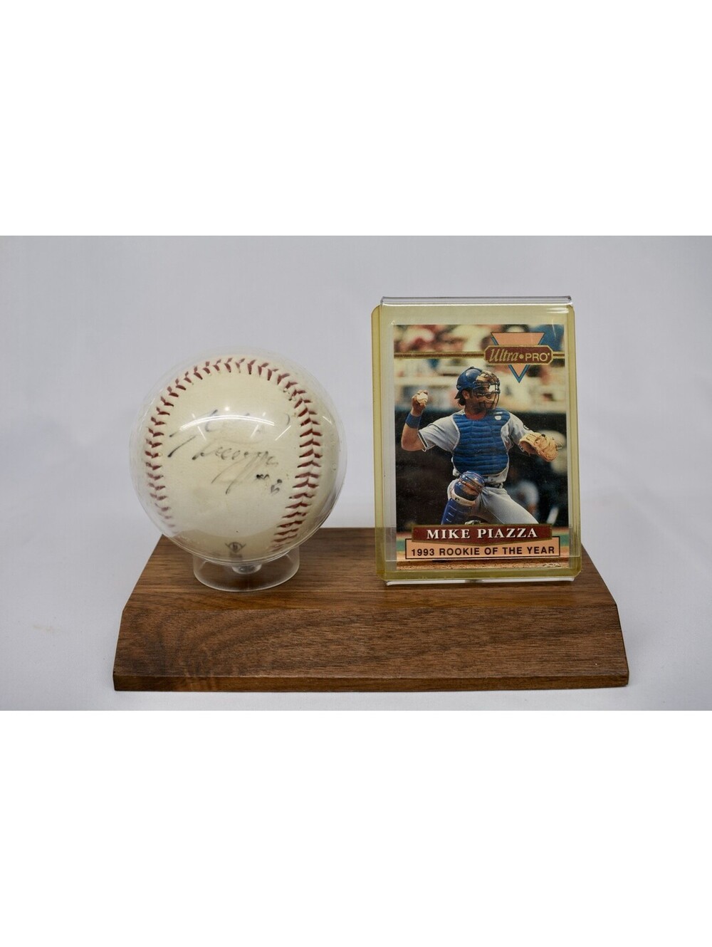 Mike Piazza Los Angeles Dodgers Signed Baseball 1993 ROY Ultra PRO non COA